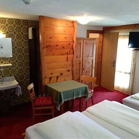 Hotel Garni Alpenrose อิสชเกิล ภายนอก รูปภาพ