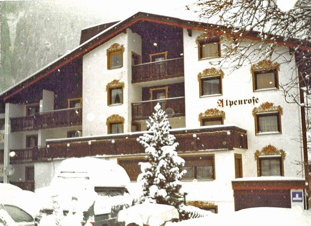 Hotel Garni Alpenrose อิสชเกิล ภายนอก รูปภาพ
