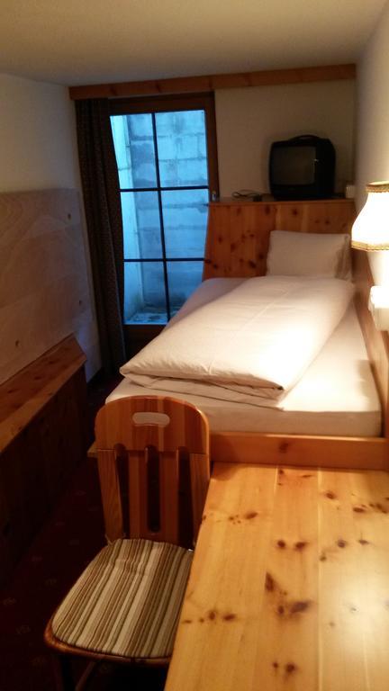 Hotel Garni Alpenrose อิสชเกิล ภายนอก รูปภาพ