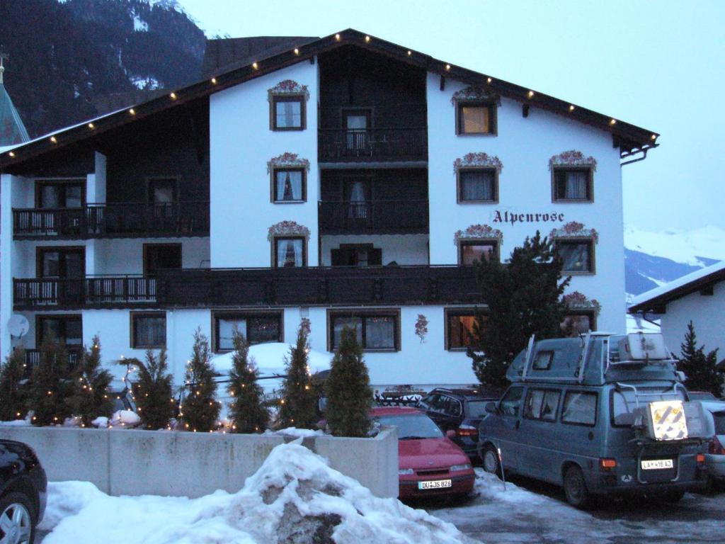 Hotel Garni Alpenrose อิสชเกิล ภายนอก รูปภาพ