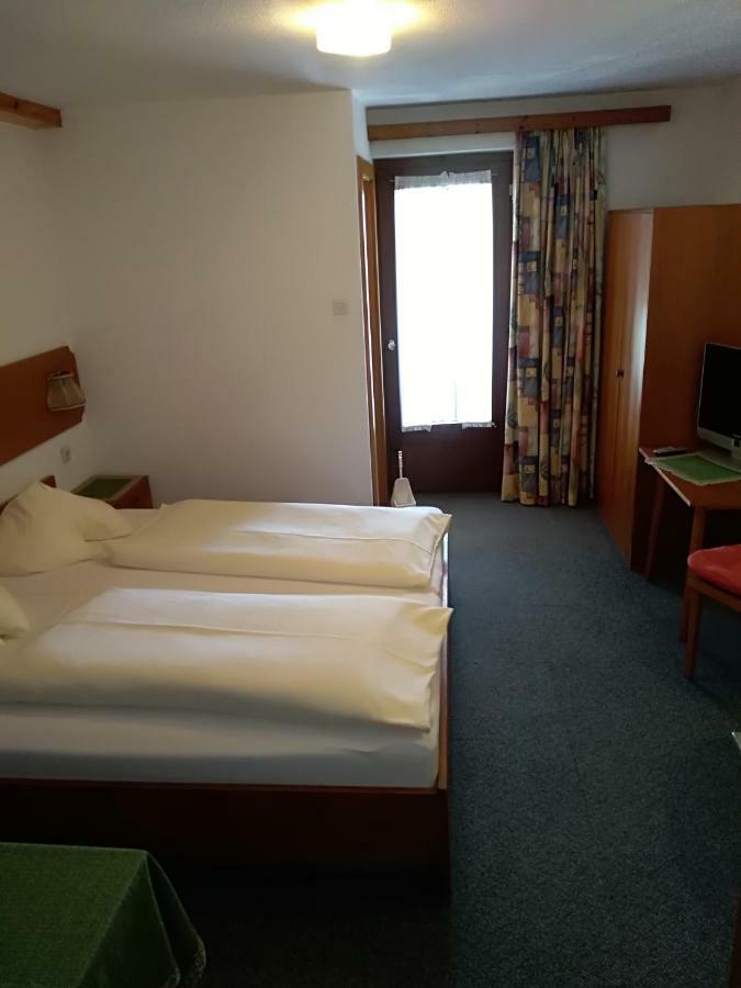 Hotel Garni Alpenrose อิสชเกิล ภายนอก รูปภาพ