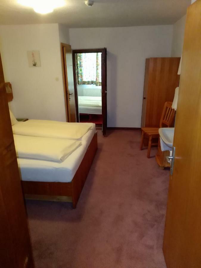 Hotel Garni Alpenrose อิสชเกิล ภายนอก รูปภาพ
