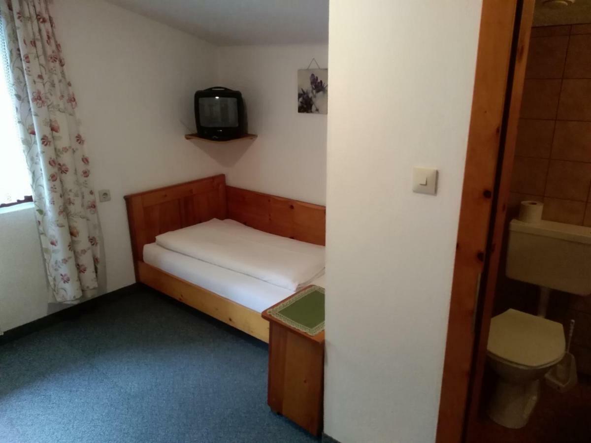 Hotel Garni Alpenrose อิสชเกิล ภายนอก รูปภาพ